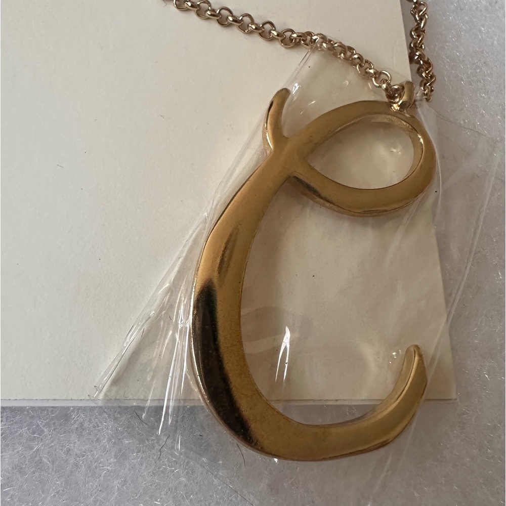 NWT🔖 AQUA BY BLOOMINDALE'S
32" "C" INITIAL PENDANT NECKLACE 18K GOLD-PLATED